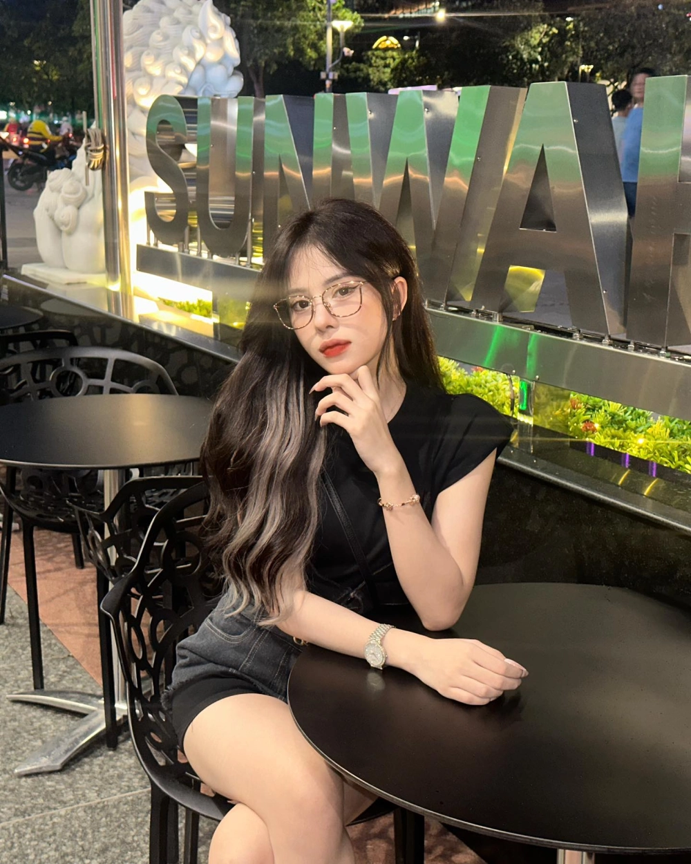 Hình ảnh đầy quyền lực của ảnh Ngân Hà Tiktok trùm đất Bắc