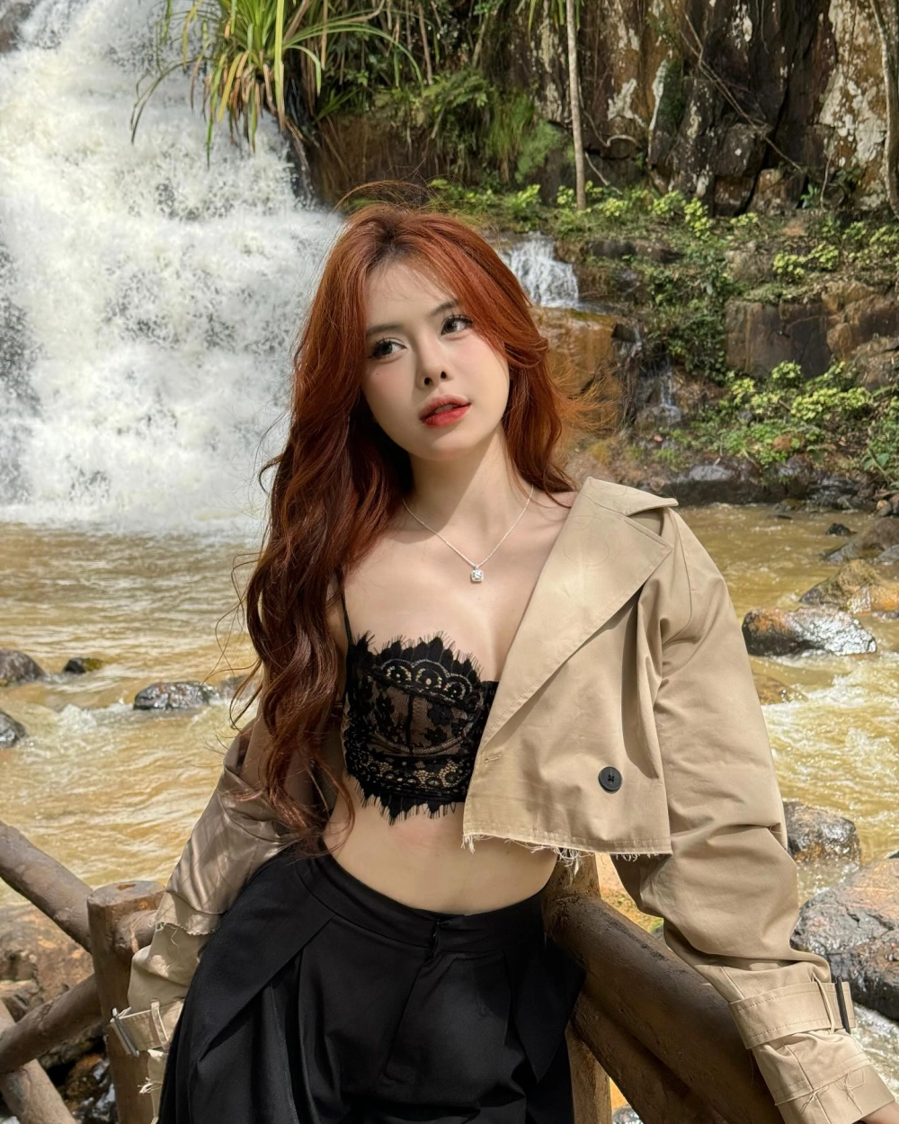 Idol Tiktok Ngân Hà gây sốt với phong cách độc đáo