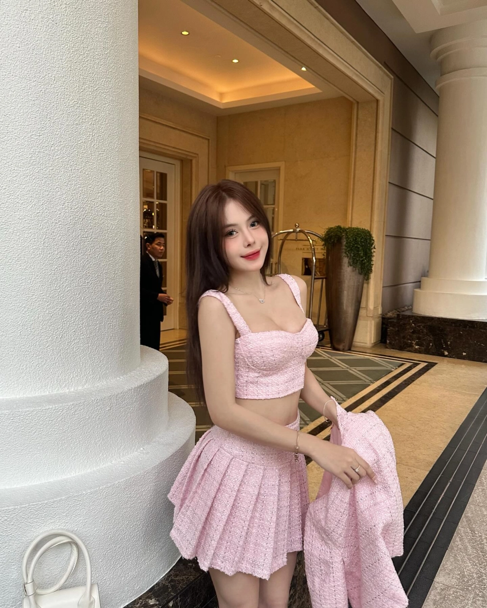 Những khoảnh khắc đẹp nhất trong ảnh chị Ngân Hà Tiktok