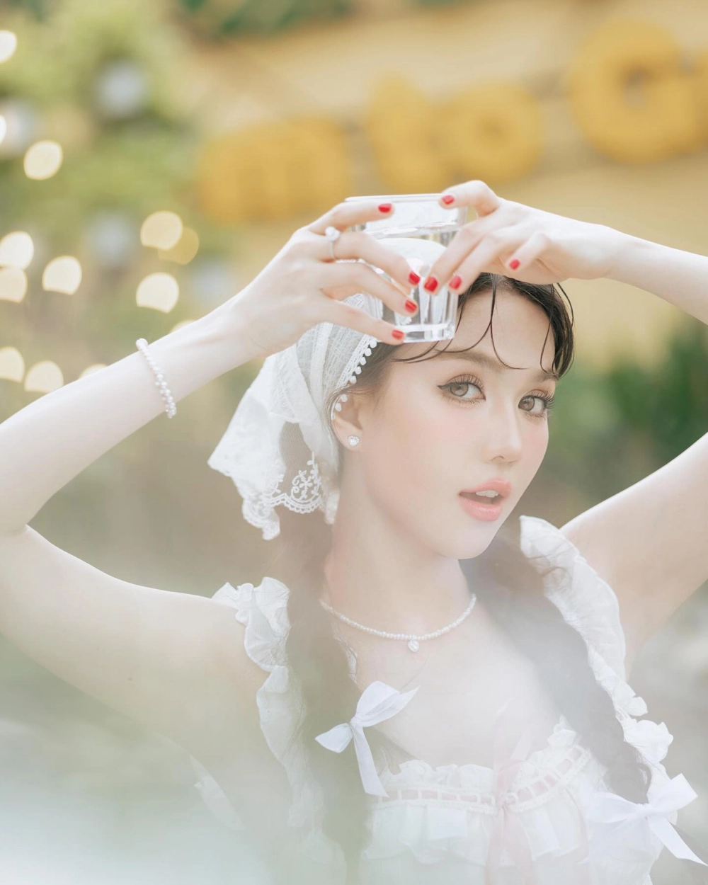 Anh bikini ngọc trinh khoe dáng cực phẩm giữa biển xanh nắng vàng