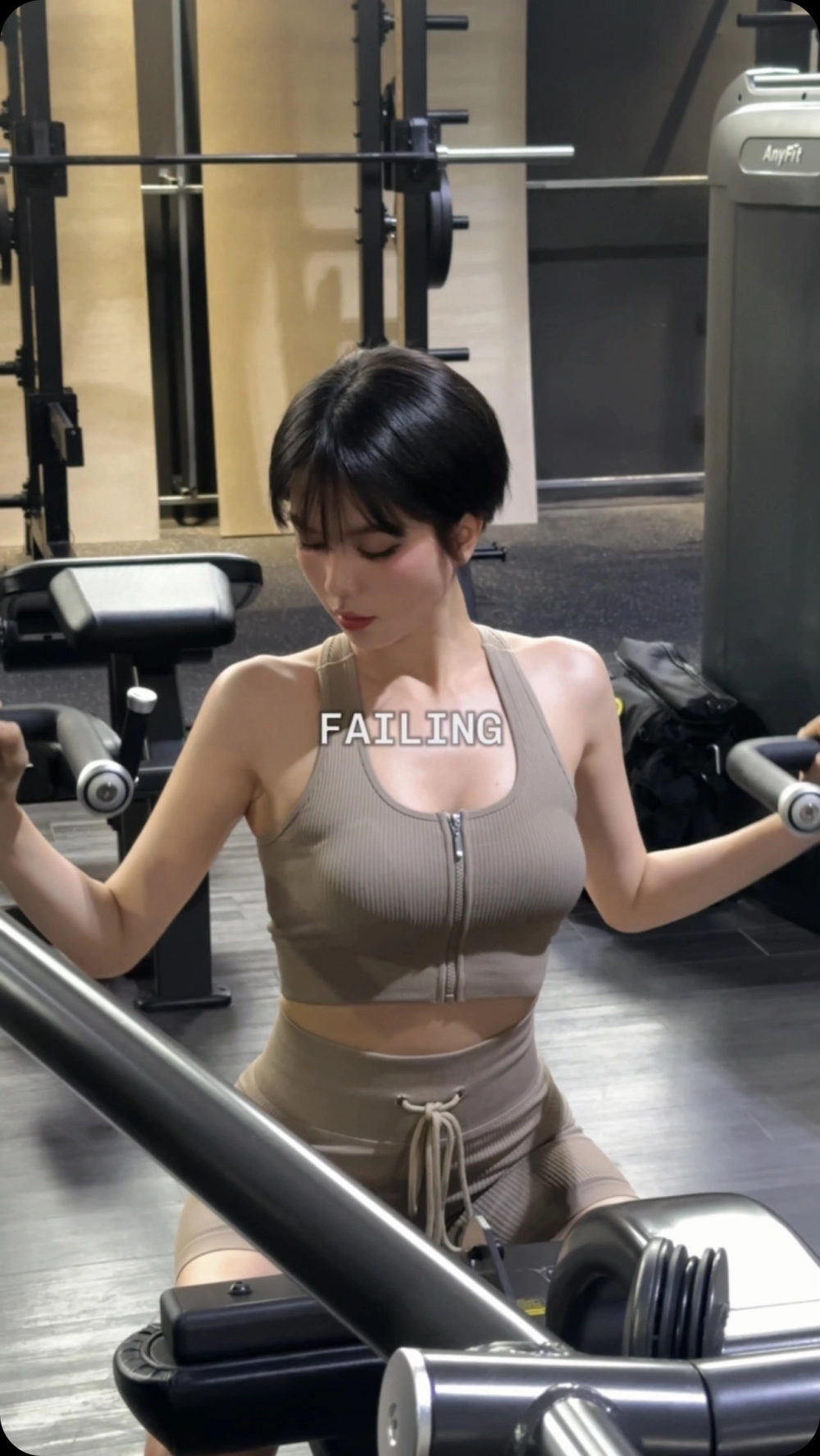 Chị ngọc trinh khoe thần thái đỉnh cao và gu thời trang cuốn hút