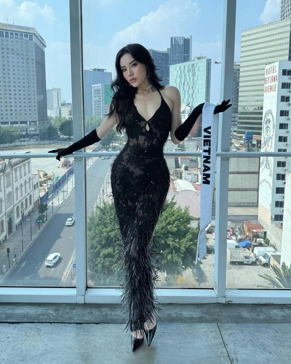 Nguyễn Cao Kỳ Duyên sexy với phong cách hiện đại, khoe vẻ đẹp năng động