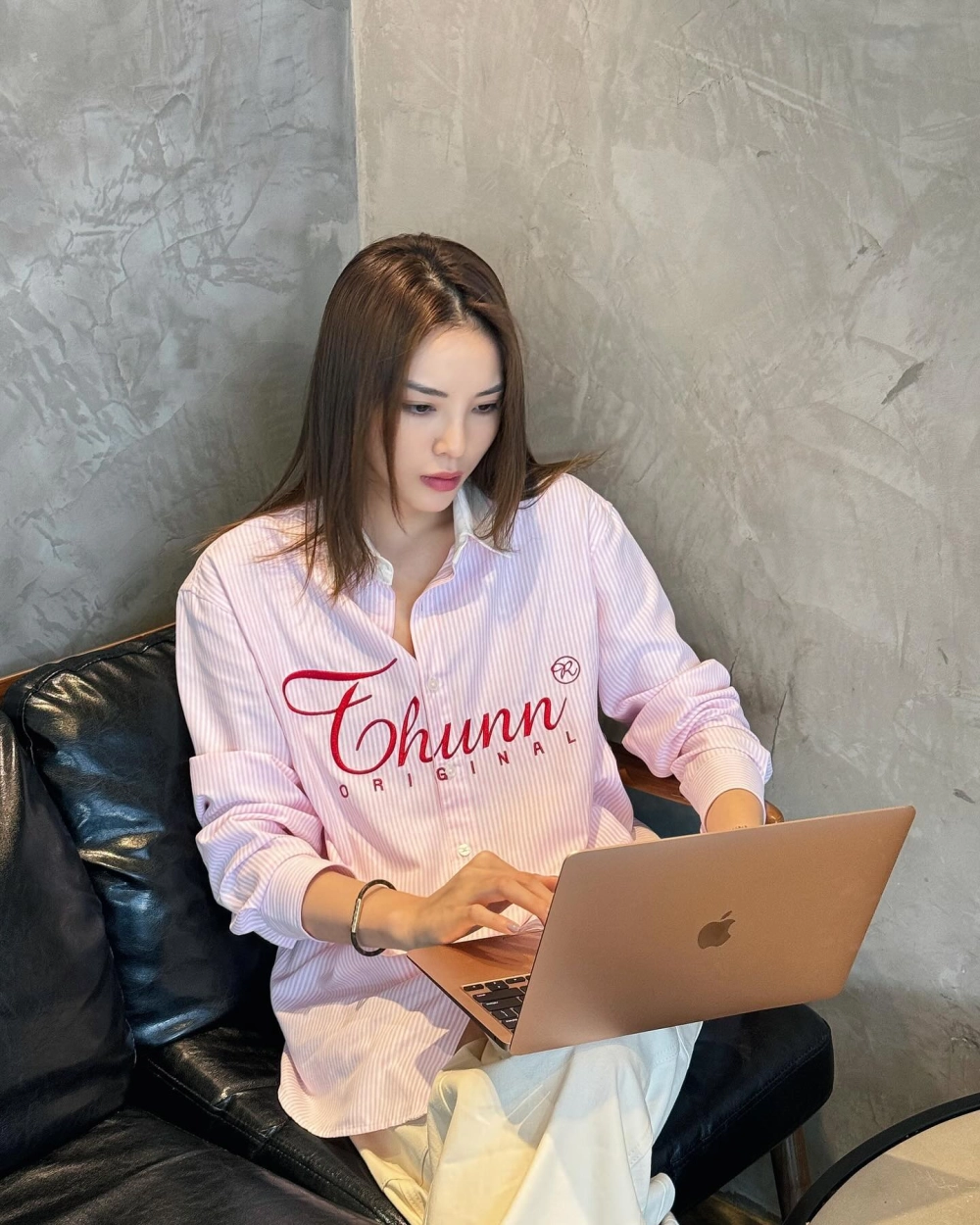 HH Nguyễn Cao Kỳ Duyên khoe nhan sắc trẻ trung trong bộ ảnh mới