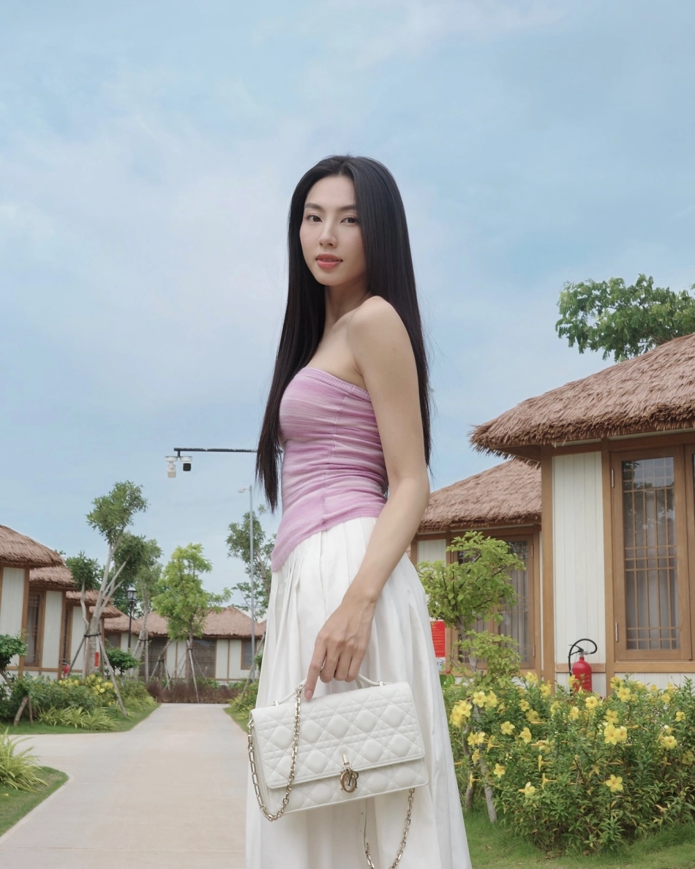 Hình ảnh Hoa hậu Thùy Tiên rạng rỡ khoe sắc tại các sự kiện quốc tế