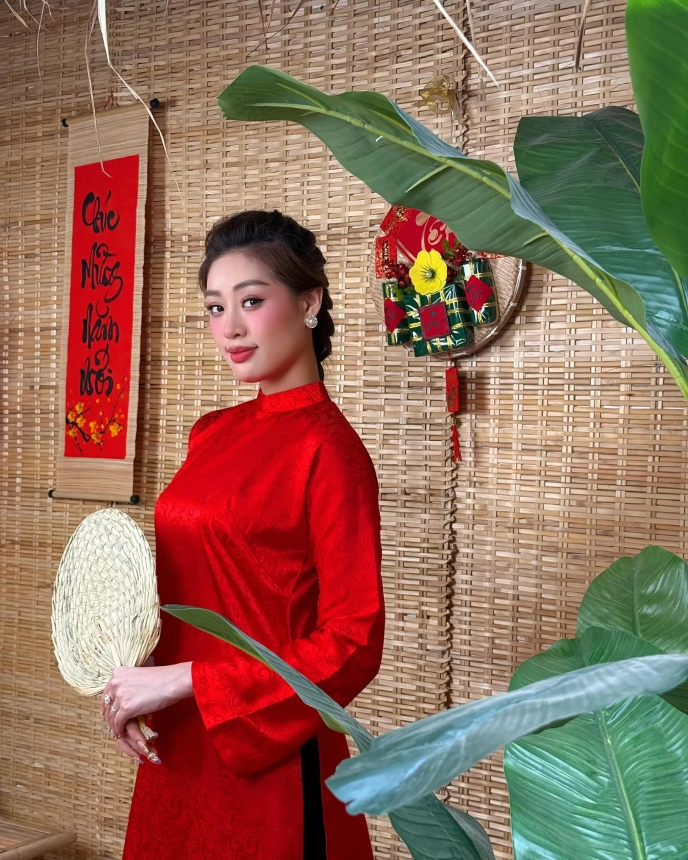 Khánh Vân hoa hậu đẹp rực rỡ trong bộ hình truyền cảm hứng yêu thương