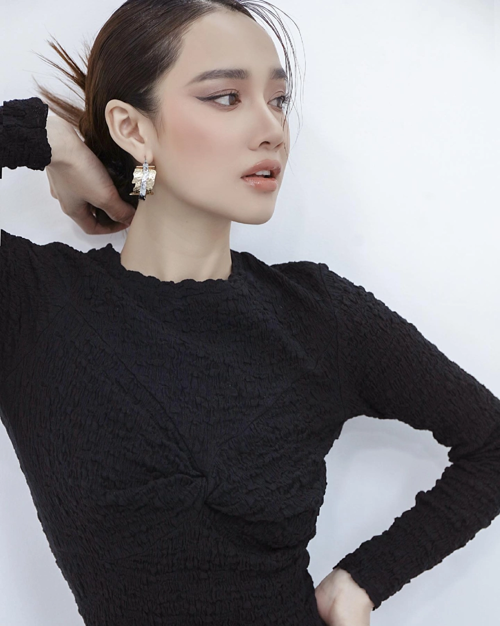 Cây táo nở hoa nhã phương ghi dấu ấn với vai diễn đầy cảm xúc sâu sắc