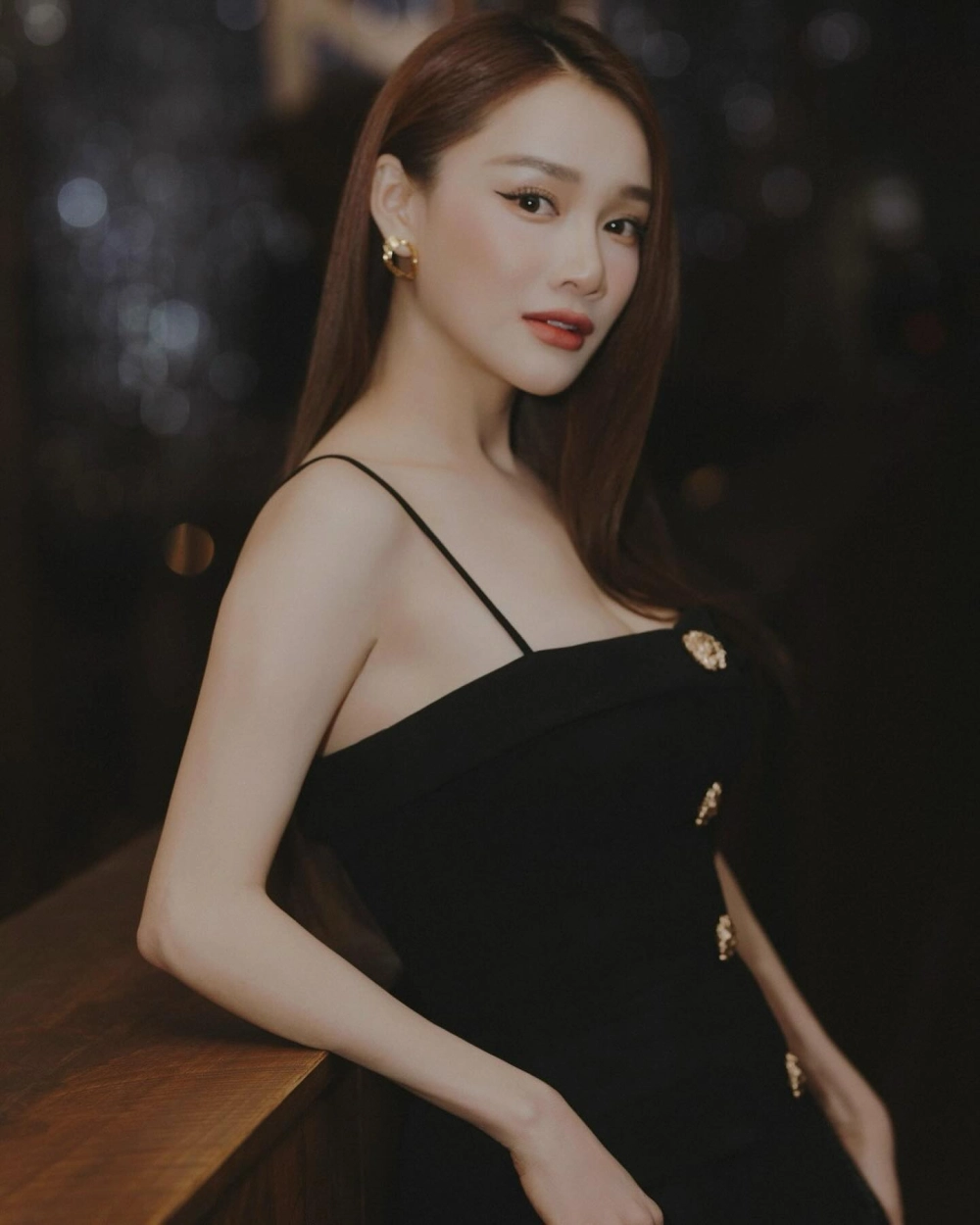 Diễn viên nhã phương khoe vẻ đẹp rạng rỡ trong bộ ảnh mới tinh tế
