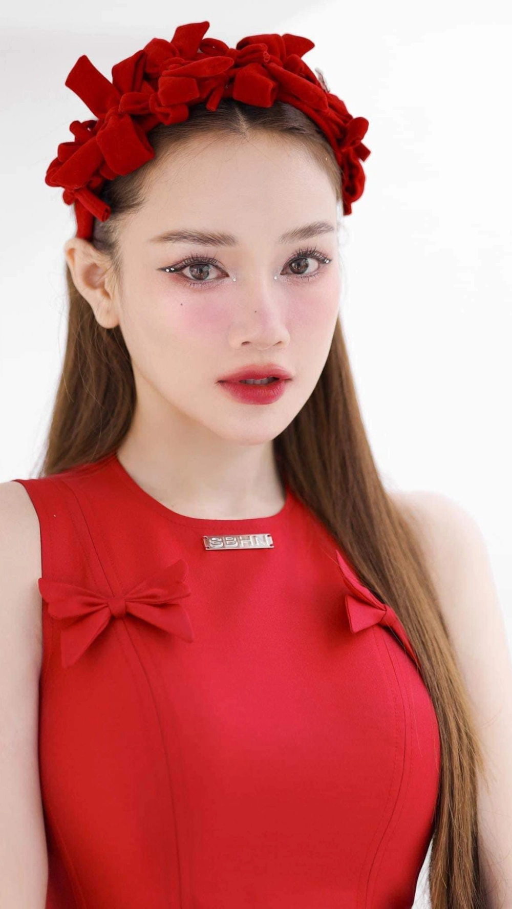 Hari won nhã phương thân thiết rạng rỡ tại sự kiện giải trí đình đám