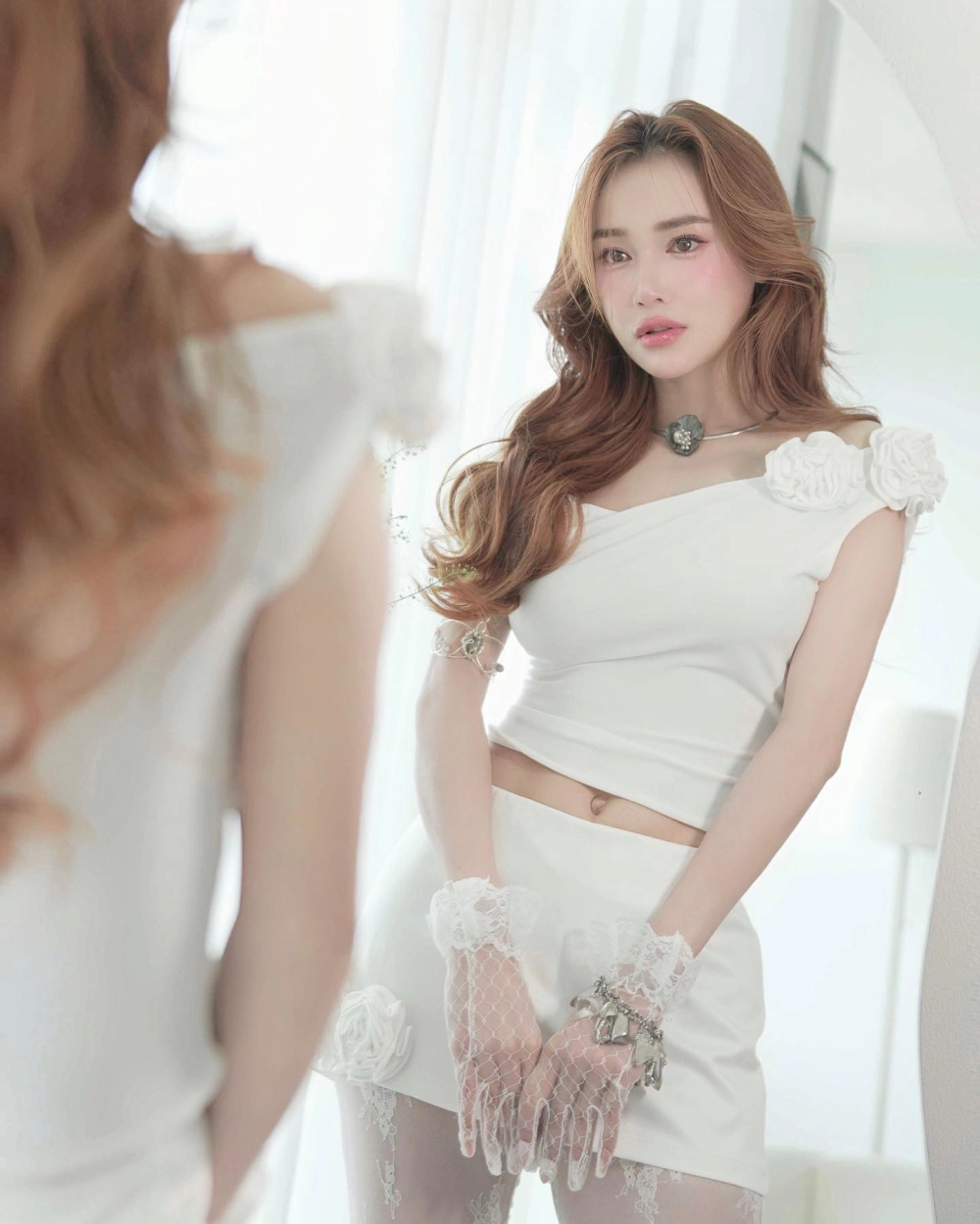 Nhã phương diện bikini khoe vẻ đẹp hình thể săn chắc quyến rũ trên bãi biển