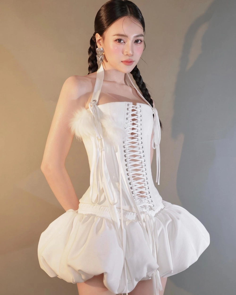 Diện mạo cá tính khác lạ của Lan Ngọc Ngầu khiến fan bất ngờ