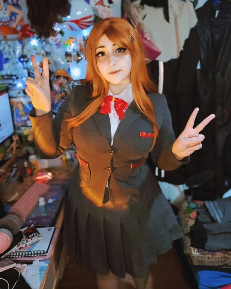 Orihime Inoue cosplay bộ trang phục tuyệt đẹp với mái tóc cam cuốn hút