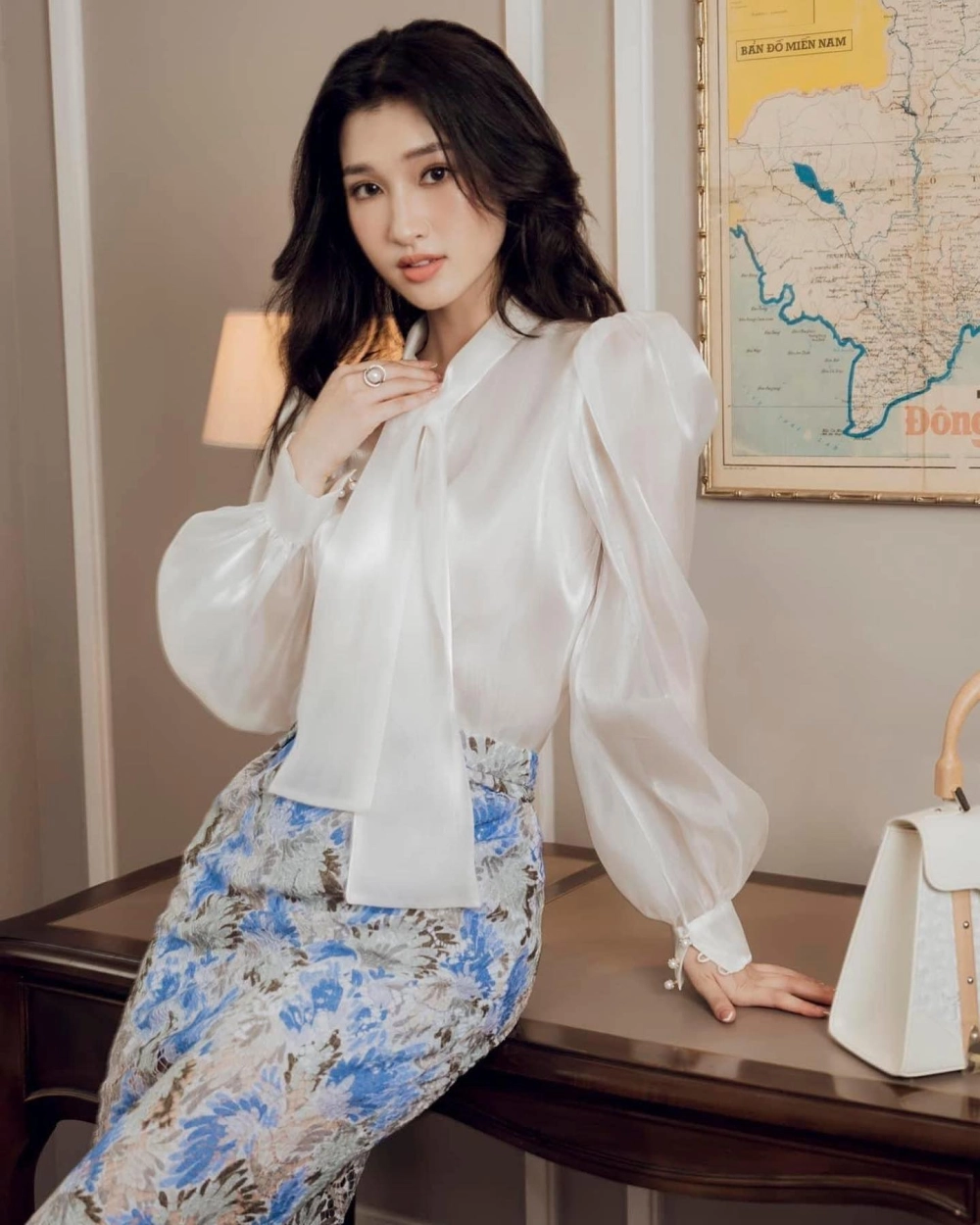 Nhiều người ngỡ ngàng trước gia thế chồng á hậu Phương Nhi giàu có