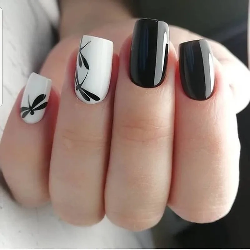 Màu sơn móng tay đen trắng là xu hướng nail hiện đại và phá cách