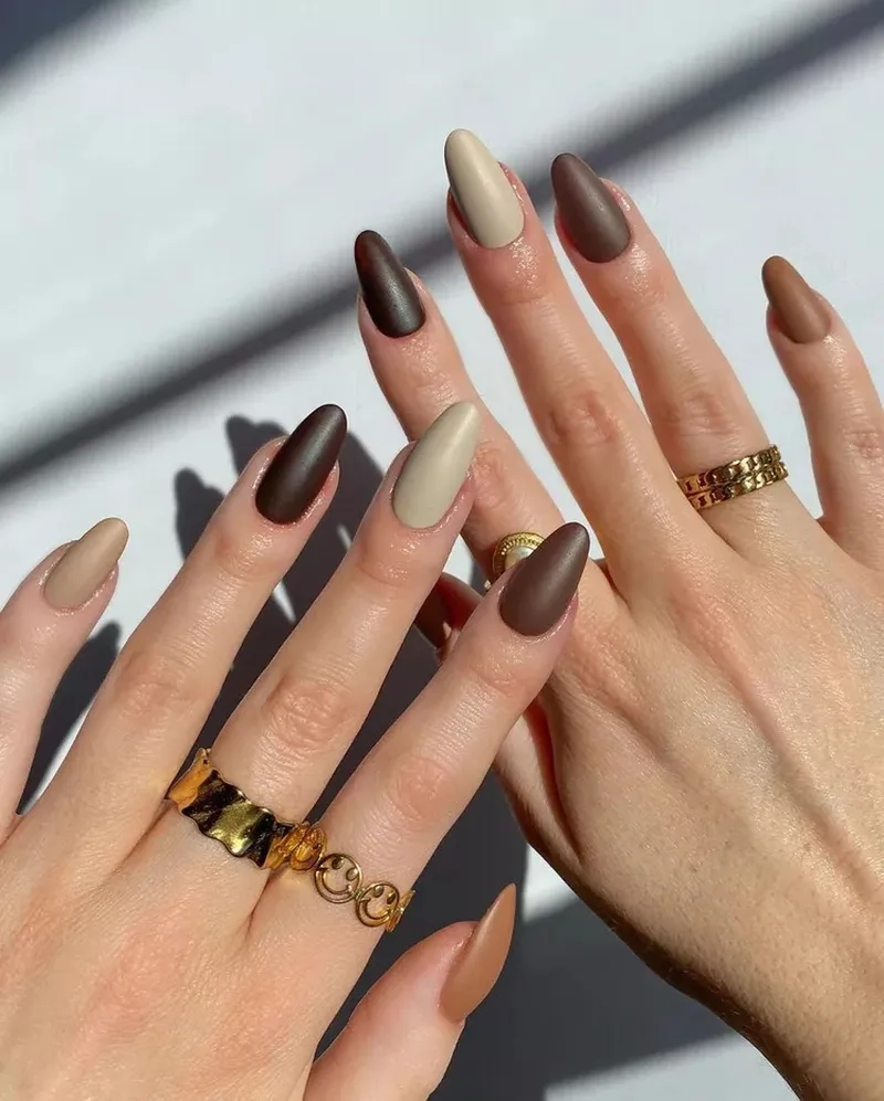 Sơn nail lì phù hợp với mọi phong cách từ thanh lịch đến cá tính