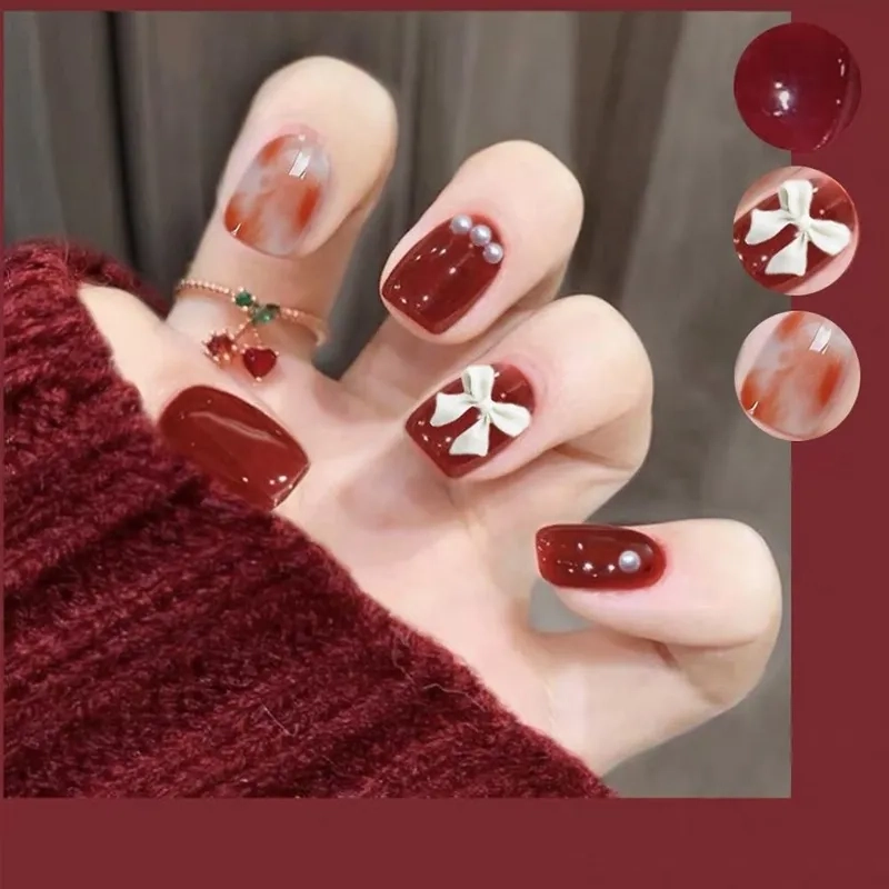 Nail màu đỏ mận là gam màu không bao giờ lỗi mốt