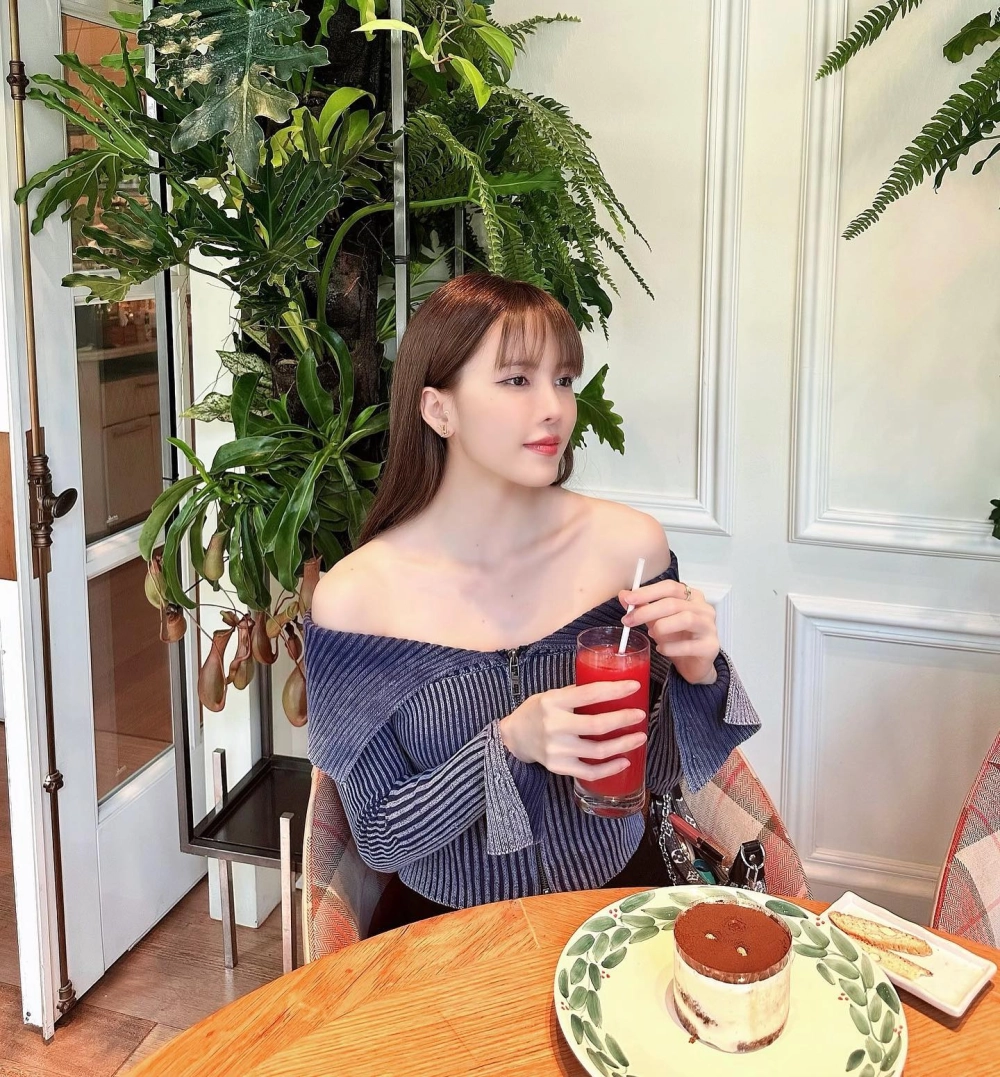 Cận cảnh hình ảnh gia đình Thiều Bảo Trâm giản dị nhưng hạnh phúc