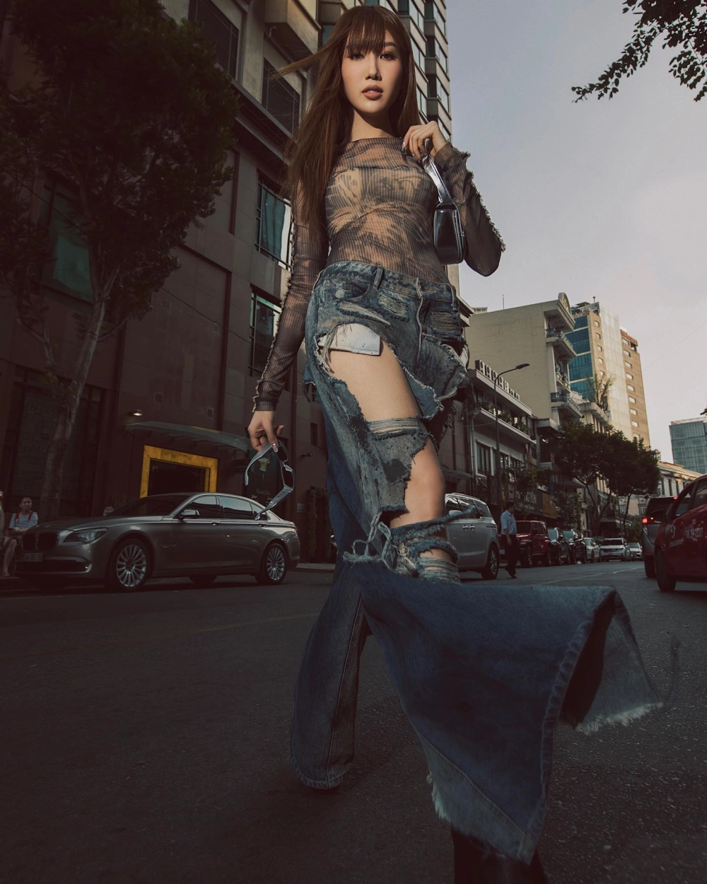 Style cá tính của Thuý Ngân tóc ngắn được khán giả yêu thích
