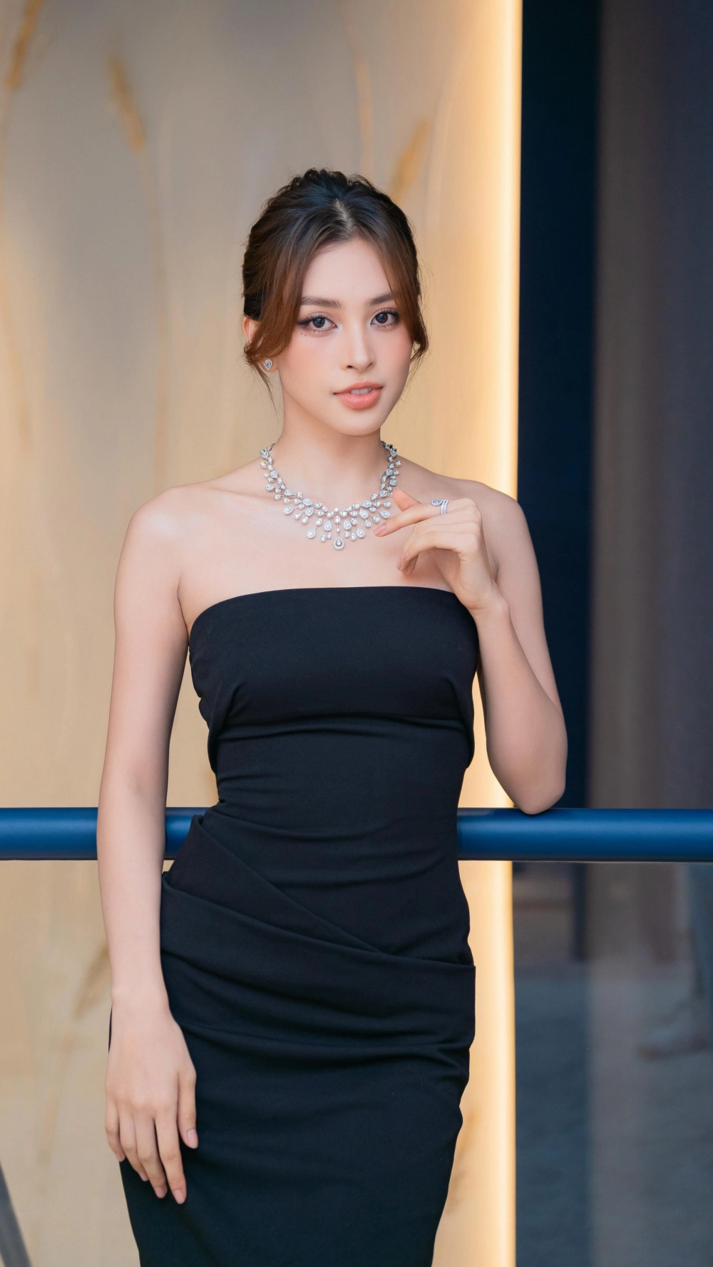 Thần thái tỏa sáng của Hoa Hậu Tieu Vi