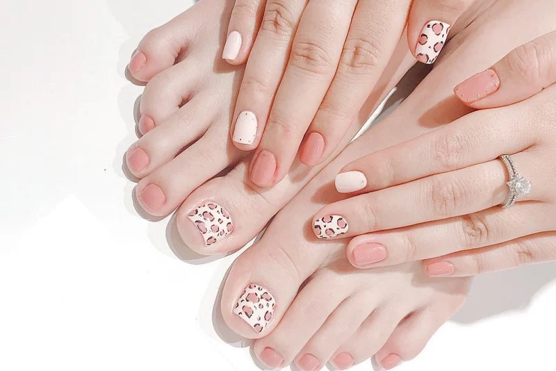 Những mẫu vẽ móng tay chân đẹp giúp nàng có thêm nhiều sự lựa chọn