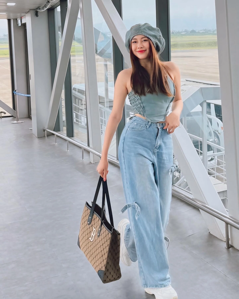 Phong cách hài hước của Việt Phương Thoa Chị Google được yêu thích
