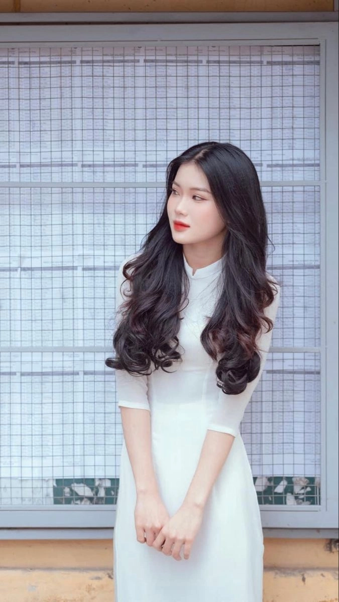 ảnh nữ sinh mặc áo dài đẹp nền nã đầy cuốn hút