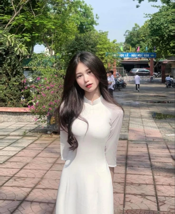 áo dài học sinh nữ mang vẻ đẹp thuần khiết