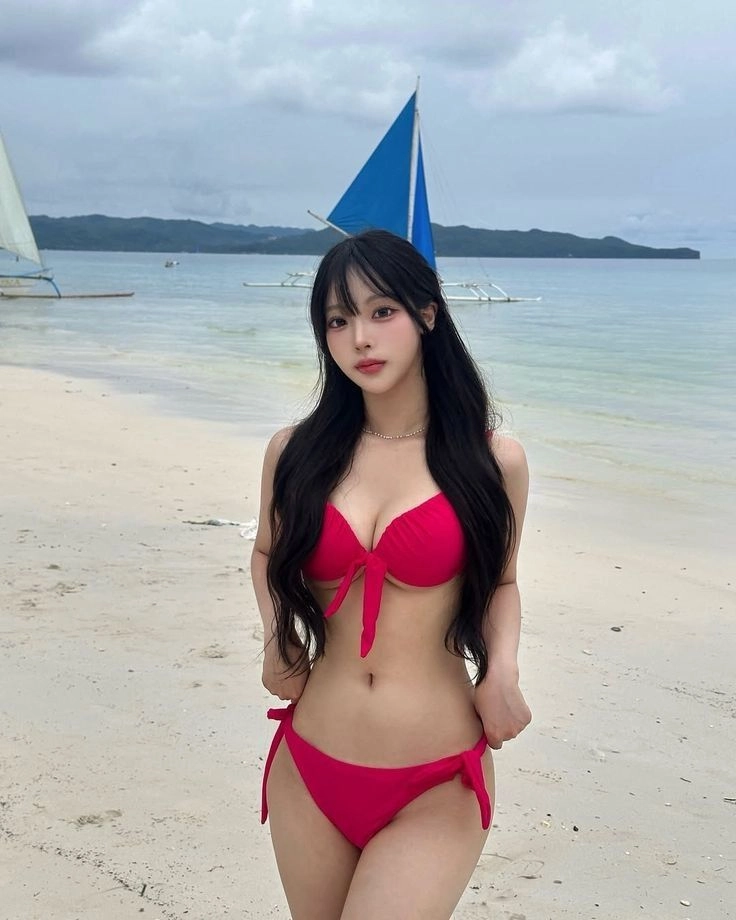 Gái xinh hở bikini tạo nên phong cách sexy đầy tự do