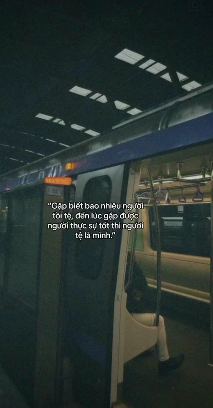 Đôi mắt ấy trong hình ảnh thất tình buồn ám ảnh mãi