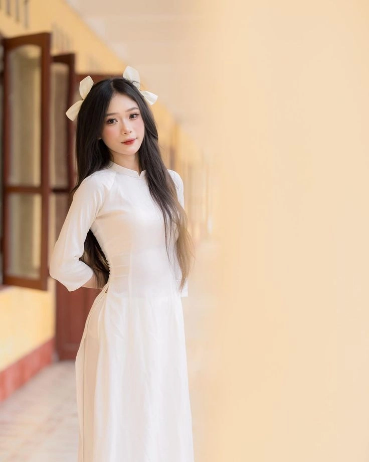 hình ảnh học sinh cấp 3 mặc áo dài rất hợp làm avatar nữ áo dài