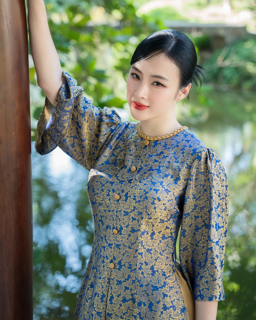 Angela Phương Trinh ngày xưa là cô gái trẻ đầy năng lượng và ước mơ
