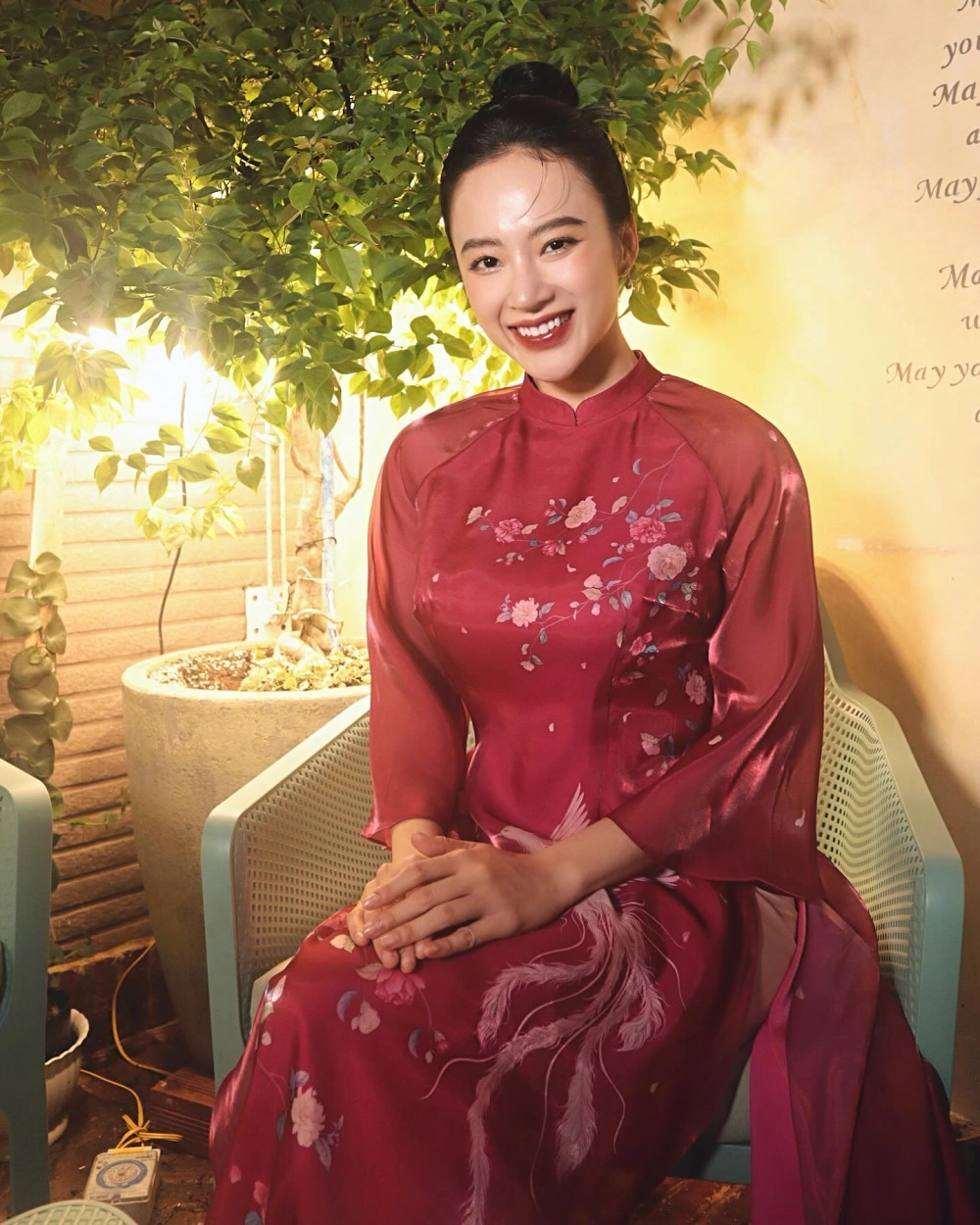 Angela Phương Trinh hiện tại tiếp tục cống hiến cho nghệ thuật