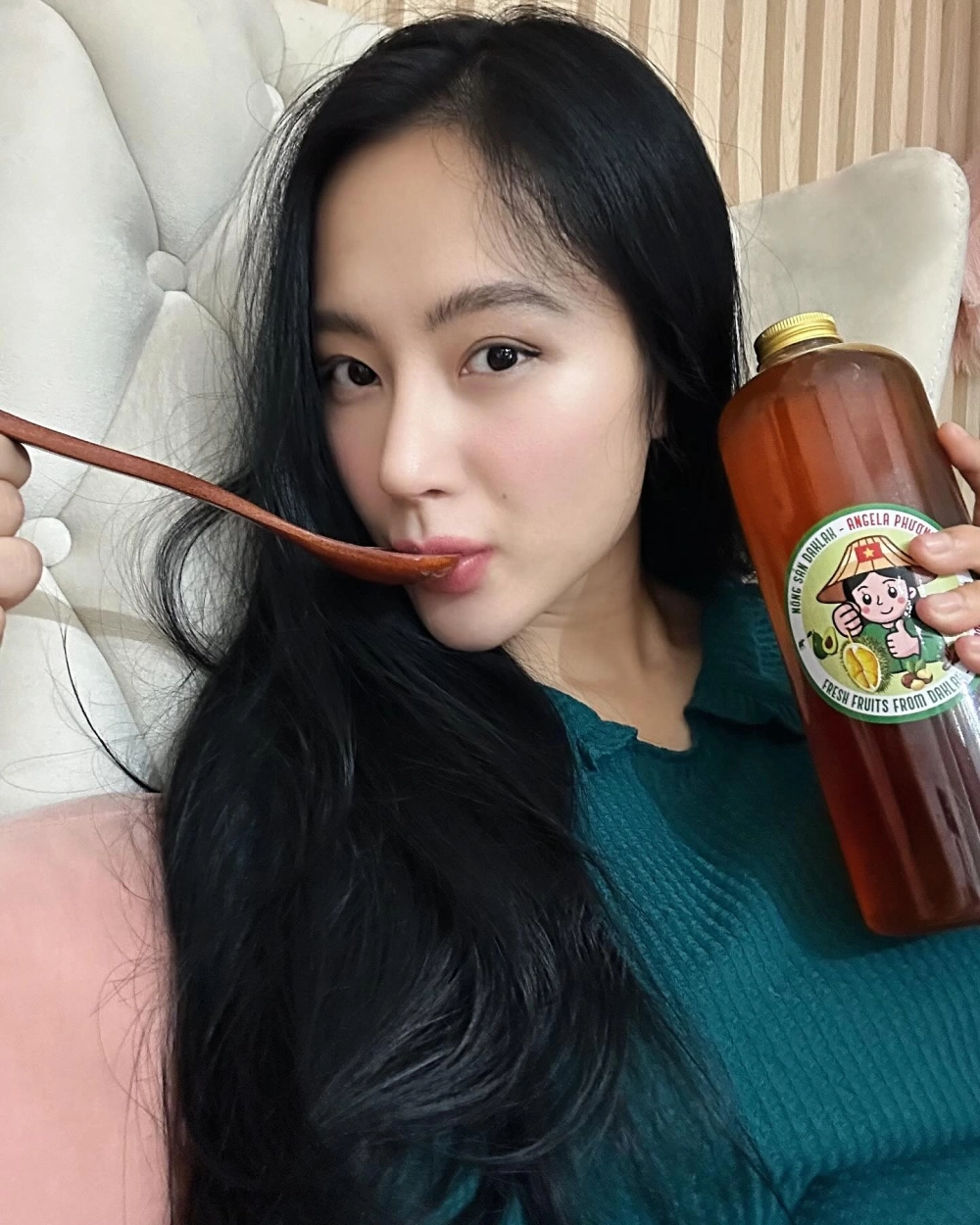 Angela Phương Trinh ca sĩ nổi bật với các ca khúc đặc sắc