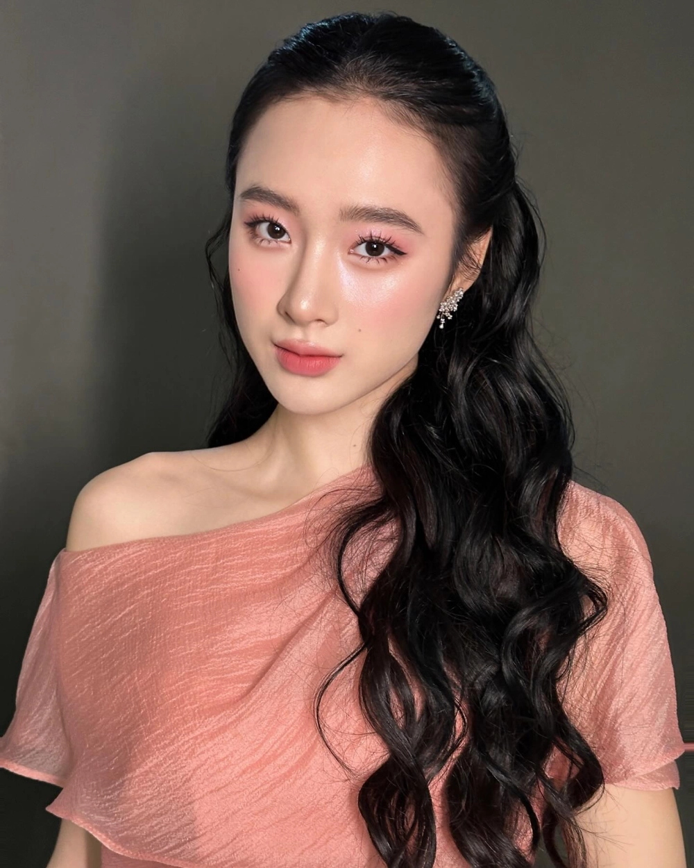 Angela Phương Trinh diễn viên tài năng với vai diễn nổi bật