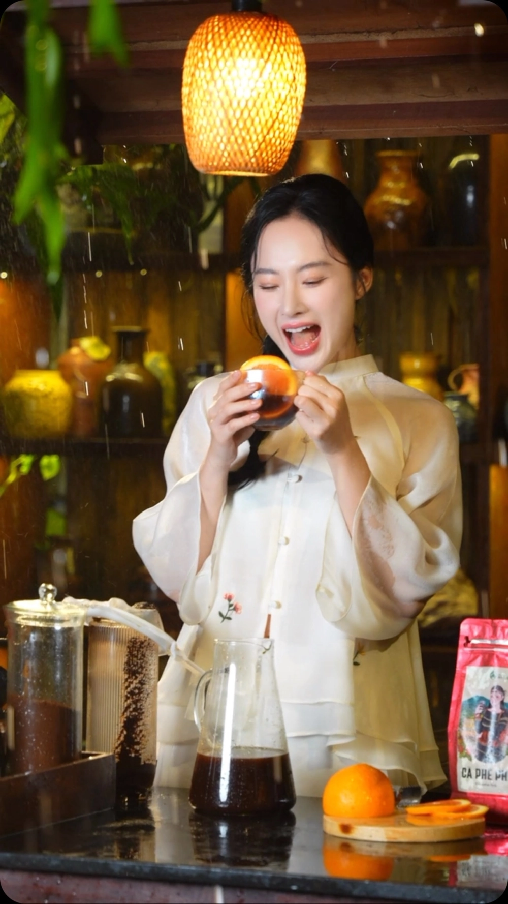 Angela Phương Trinh phốt gây tranh cãi, nhưng cô vẫn mạnh mẽ