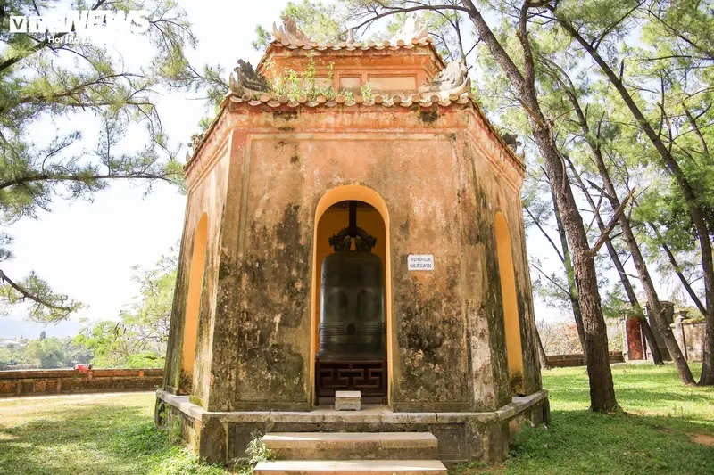 Âm vang uy nghi của đại hồng chung chùa thiên mụ