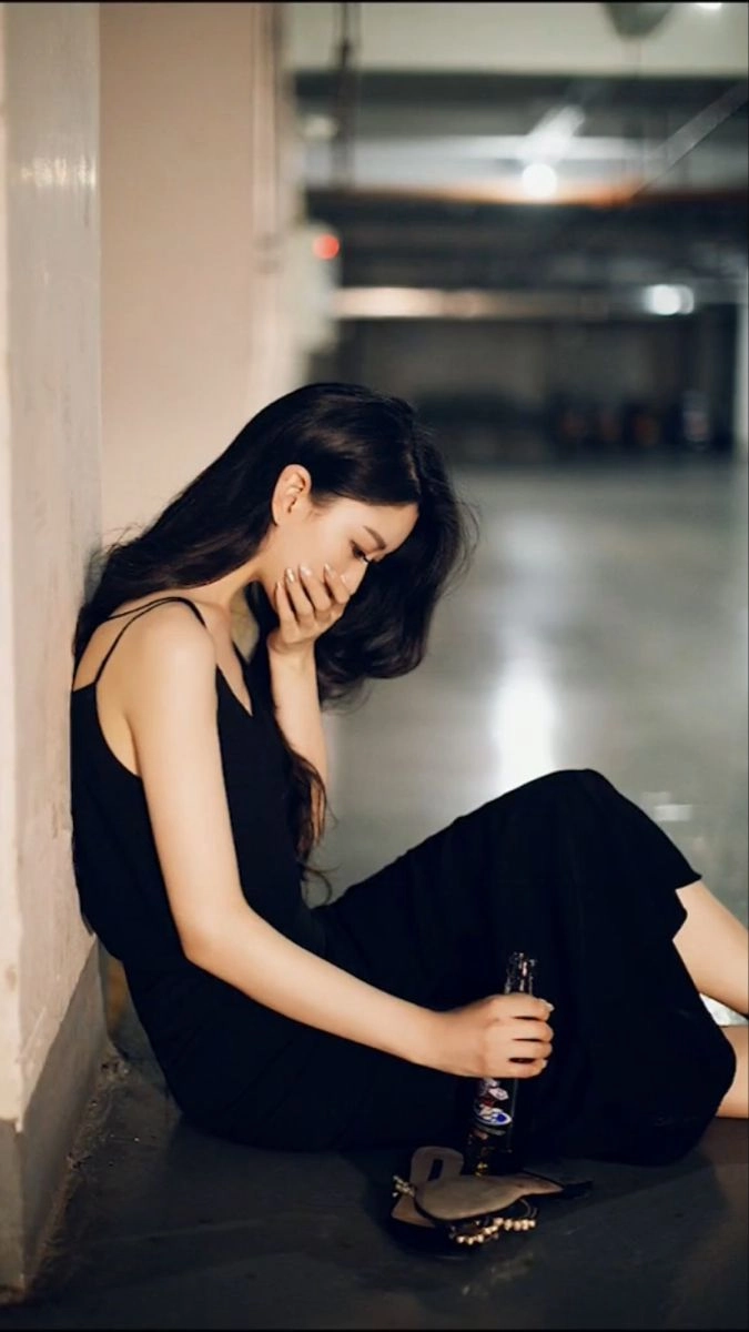 tải hình ảnh buồn khóc nữ chất chứa tâm trạng