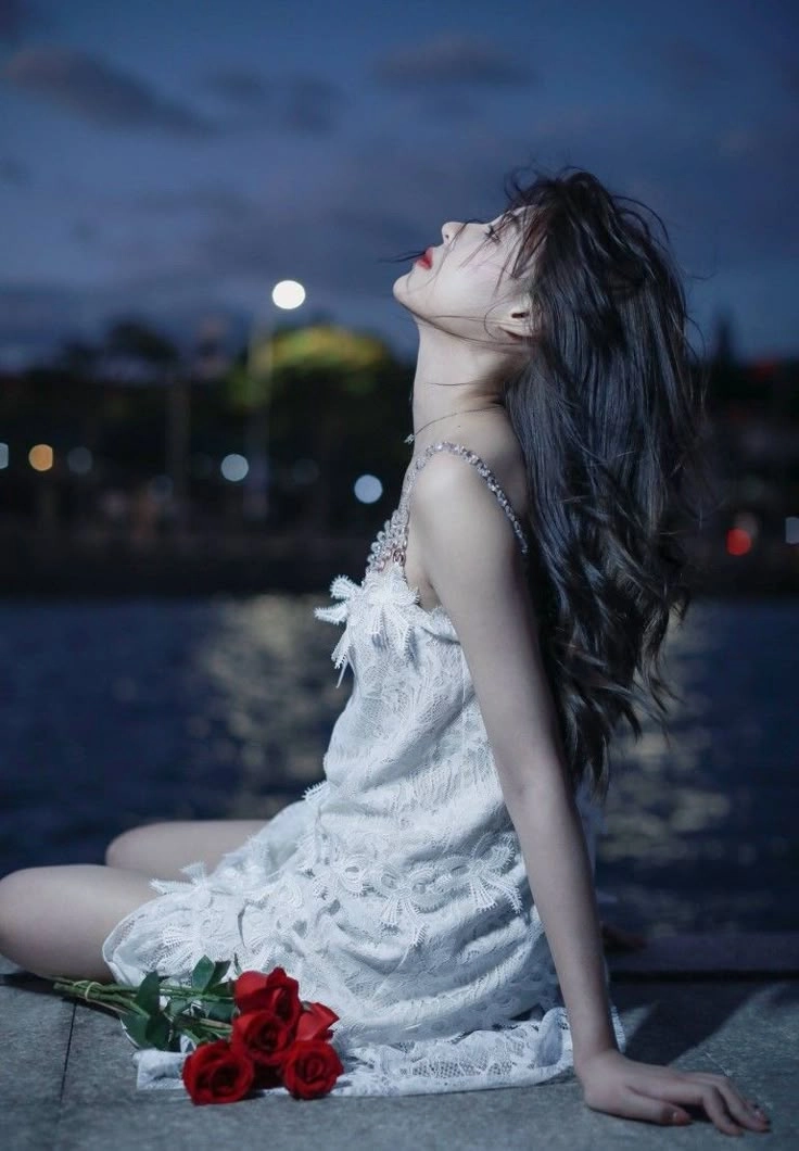 Tải ngay từ bộ hình ảnh phụ nữ buồn lặng lẽTải ngay từ bộ hình ảnh phụ nữ buồn lặng lẽ