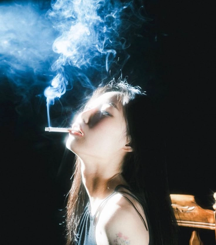 Giọt lệ rơi cùng khóc ảnh thất tình