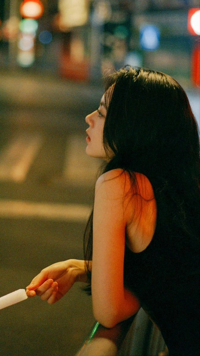Tổng hợp những hình ảnh thất tình khiến tim thắt lại
