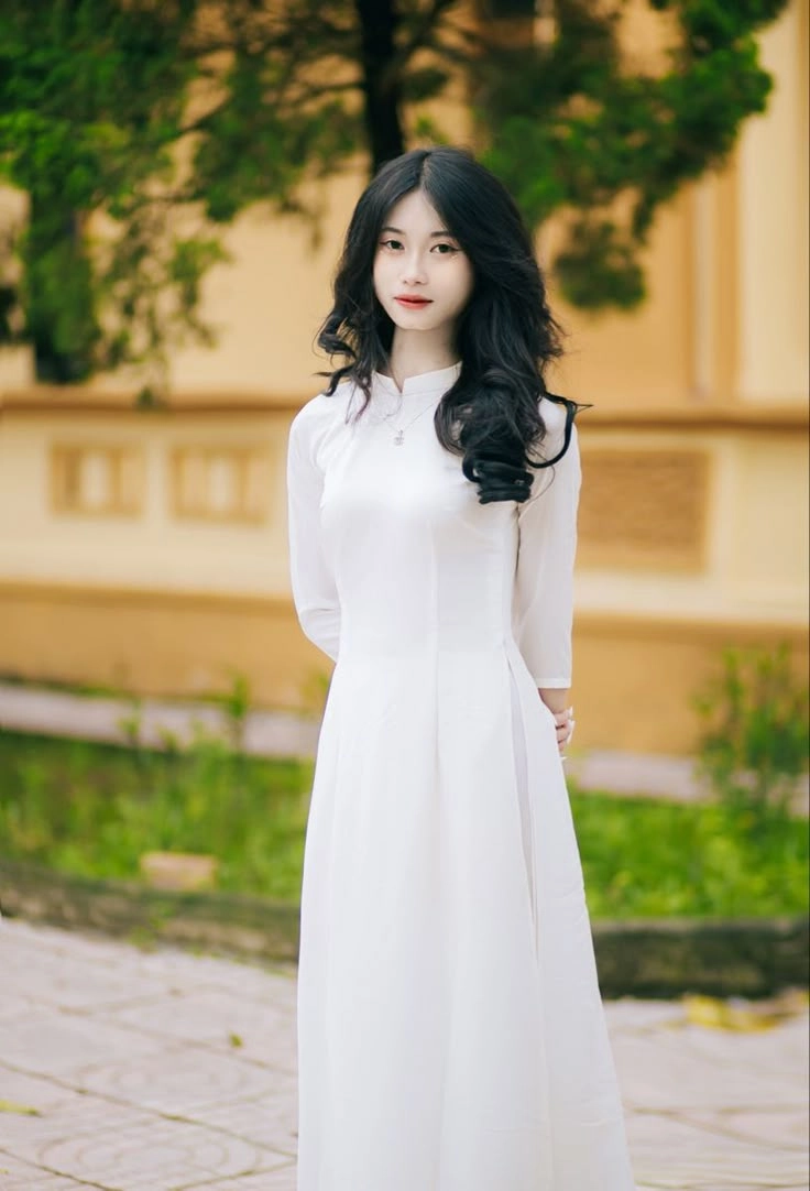 hình ảnh học sinh mặc áo dài trong trẻo và gần gũi avatar nữ áo dài