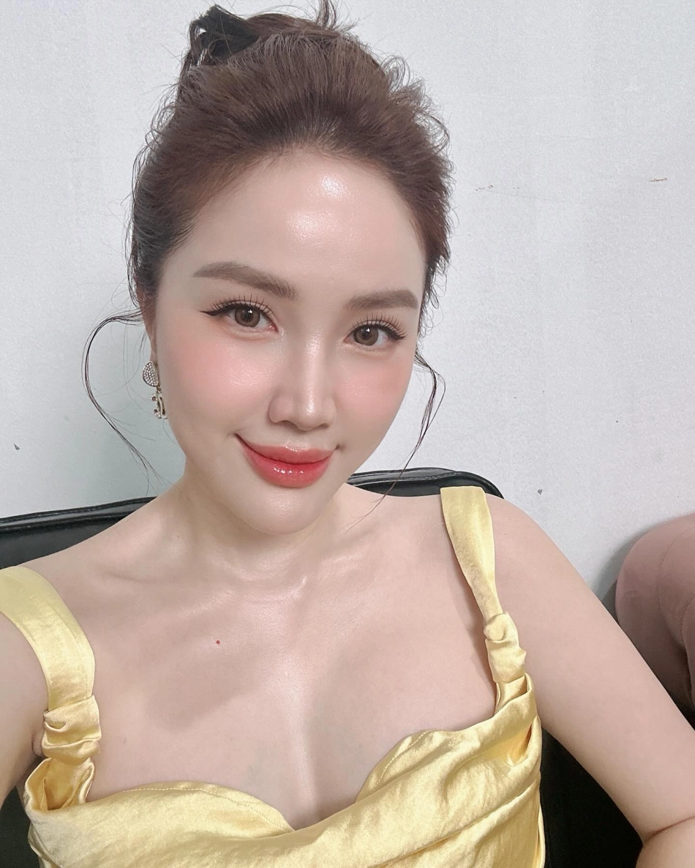 Tìm hiểu tên bảo thy có ý nghĩa gì và sự đặc biệt trong tên gọi của cô