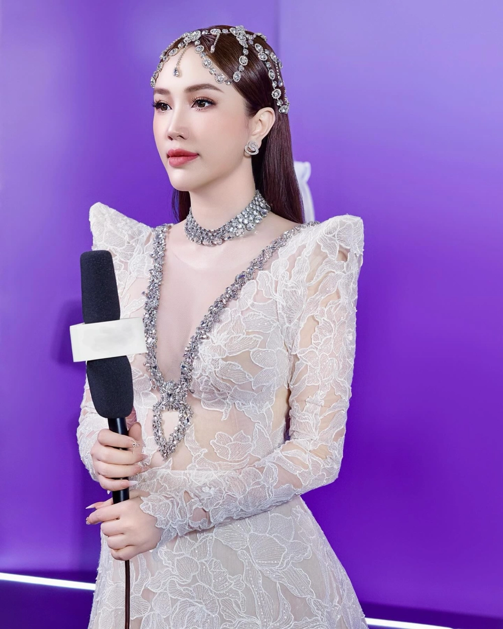Bảo thy mv luôn mang đến những hình ảnh đẹp mắt và ấn tượng cho người xem
