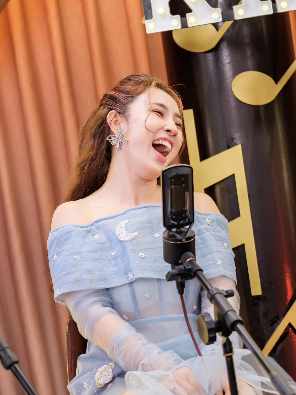 Bảo Trâm Niềm Vui Của Em, ca khúc tươi sáng