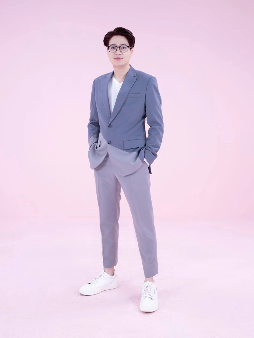 Bùi Anh Tuấn tuổi trẻ nhưng tài năng vượt trội làm say đắm bao người
