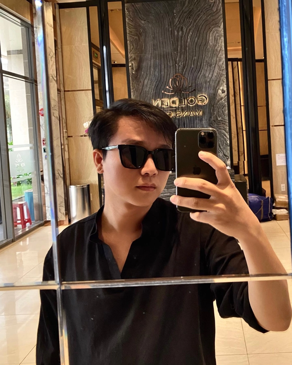 Bùi Công Nam Đệ Nhất Mưu Sinh là một trong những sáng tác đầy ấn tượng của anh