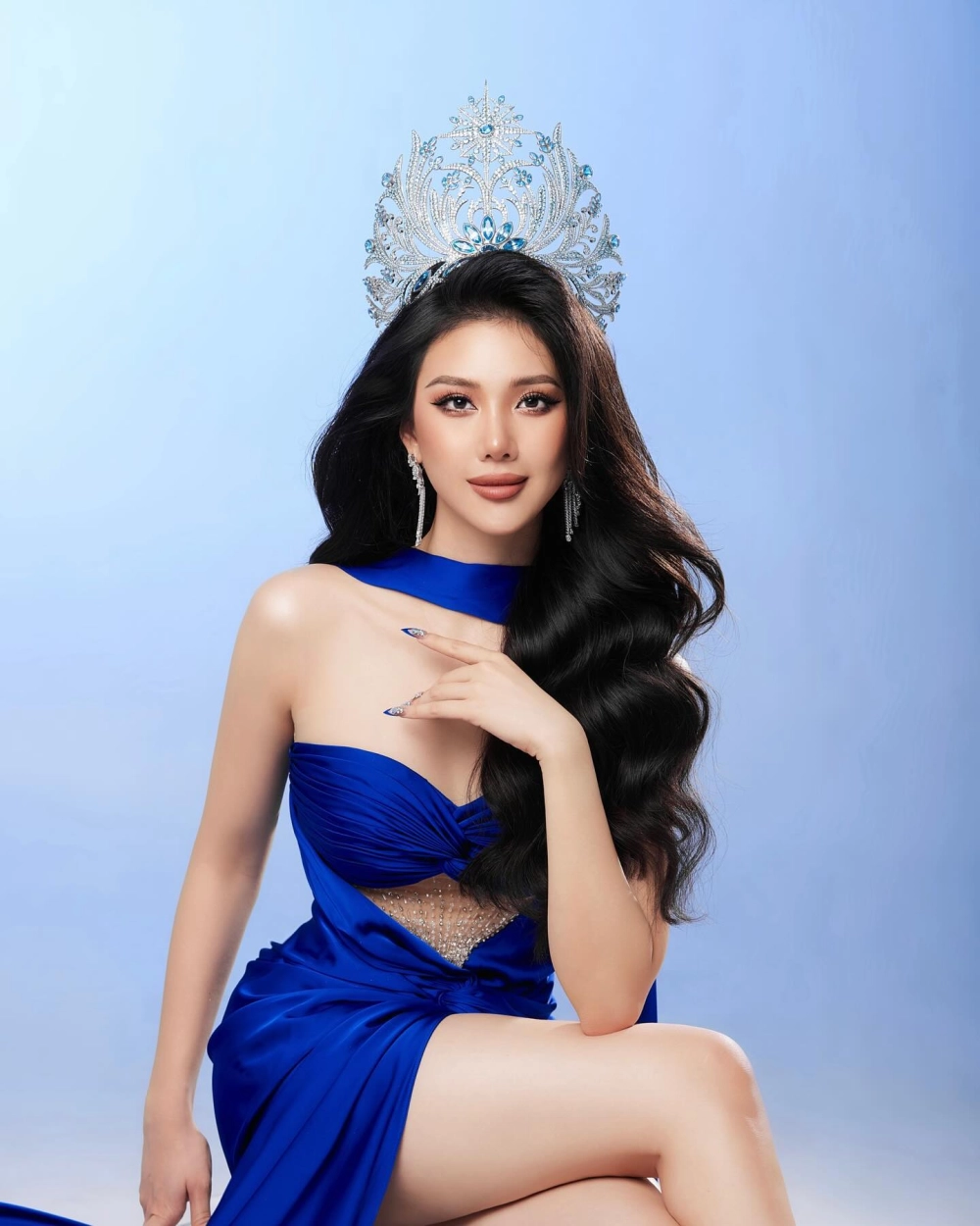 Quỳnh Hoa Hoa Hậu gây ấn tượng mạnh với khán giả trong mỗi lần xuất hiện