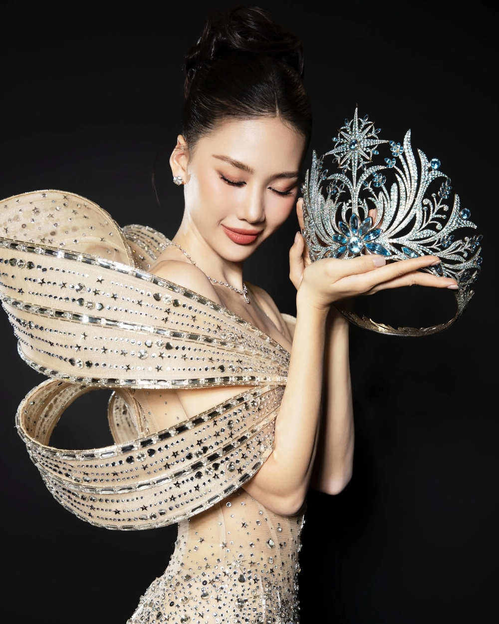 Bùi Quỳnh Hoa bị nghi vấn mua giải, nhưng cô luôn khẳng định tài năng