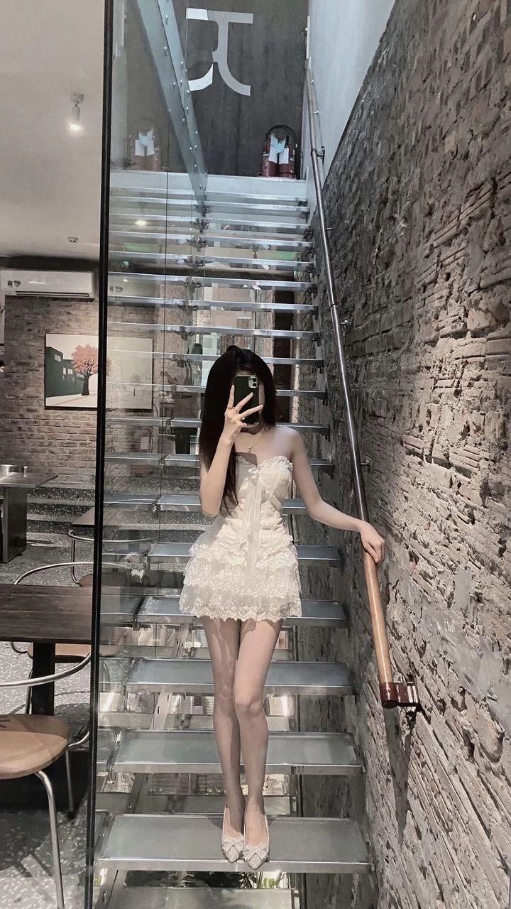 Gái đẹp nhảy TikTok mang lại những điệu nhảy đầy năng lượng