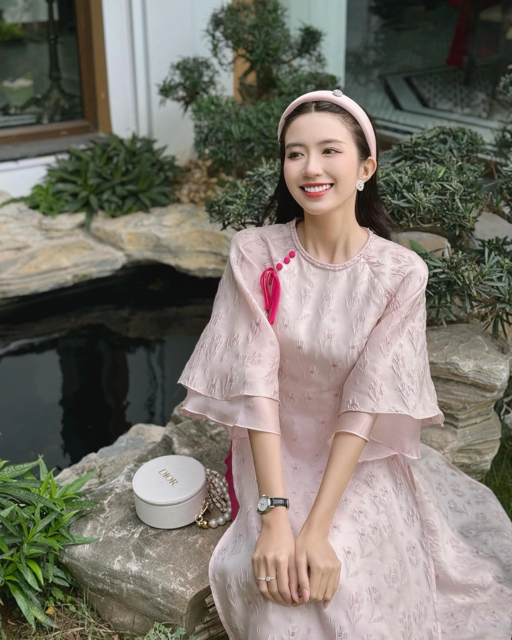 Ca sĩ Ngọc Huyền hát mê hoặc khán giả