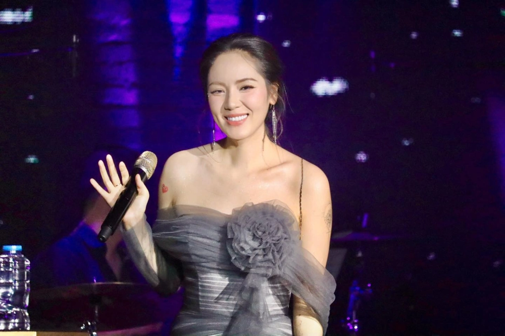Ca sĩ Phương Linh instagram nhan sắc mặn mà